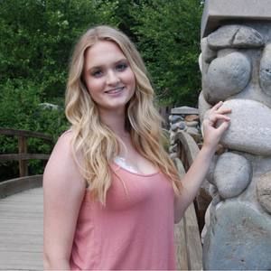 Meet your Posher, Courtney